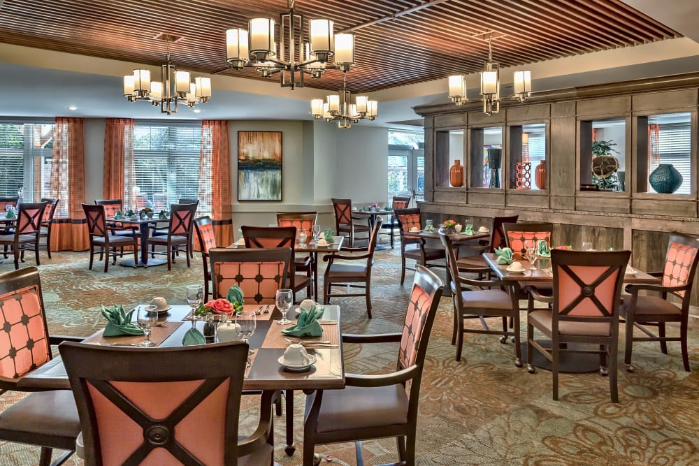 Resident dining room at Aspired Living of Prospect Heights in Prospect Heights, Illinois. 