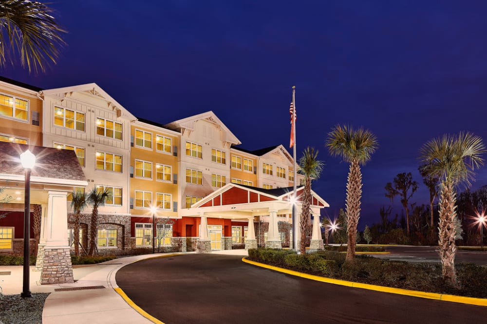 Exterior view of Azpira at Windermere in Windermere, Florida | Pathway to Living