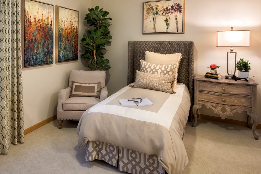 Resident bedroom at Aspired Living of Prospect Heights in Prospect Heights, Illinois. 