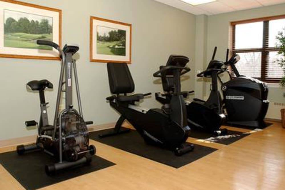 Fitness Center For Seniors at Victory Centre of River Oaks in Calumet City