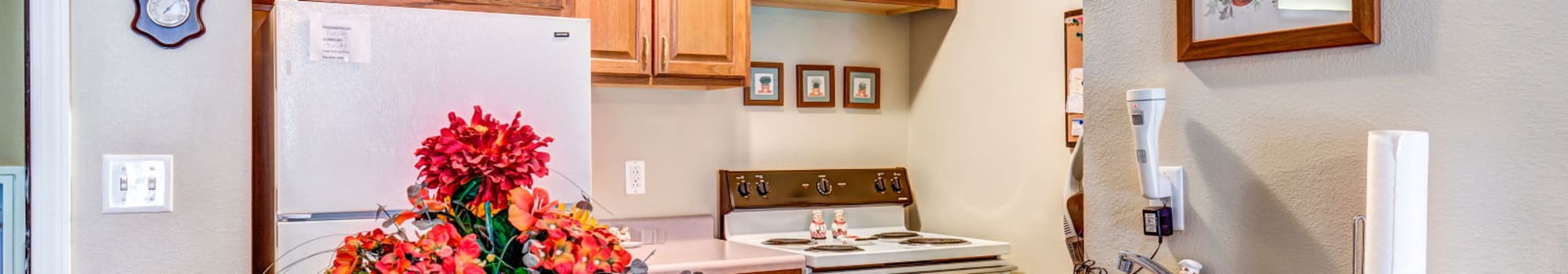 Schedule a tour of Brookstone Estates of Effingham in Effingham, Illinois