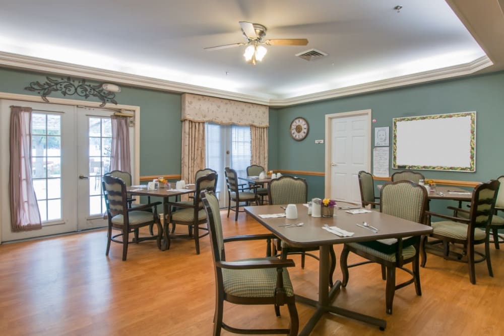 Delightful dining area at Carriage Court of Marysville in Marysville, Ohio.