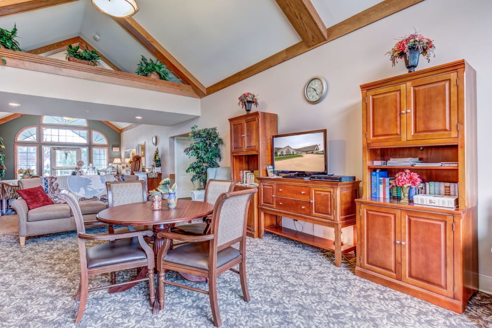 Communal tv area at Brookstone Estates of Charleston in Charleston, Illinois.