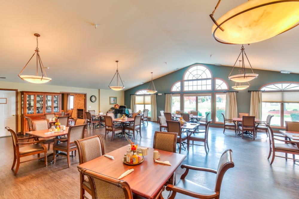Dining area at Brookstone Estates of Effingham in Effingham, Illinois.