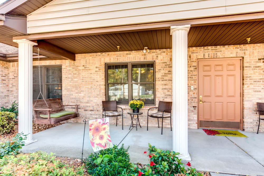 Front door at Brookstone Suites of Effingham in Effingham, Illinois.