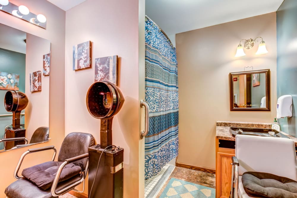 Salon at Brookstone Suites of Effingham in Effingham, Illinois.
