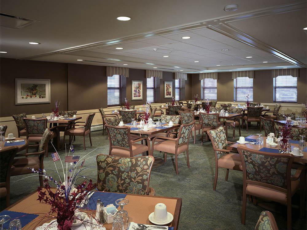 Dining lounge at Victory Centre of Bartlett in Bartlett, IL