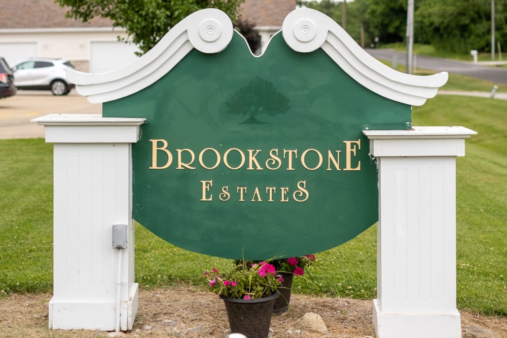Emerald welcoming sign at Brookstone Estates of Vandalia in Vandalia, Illinois