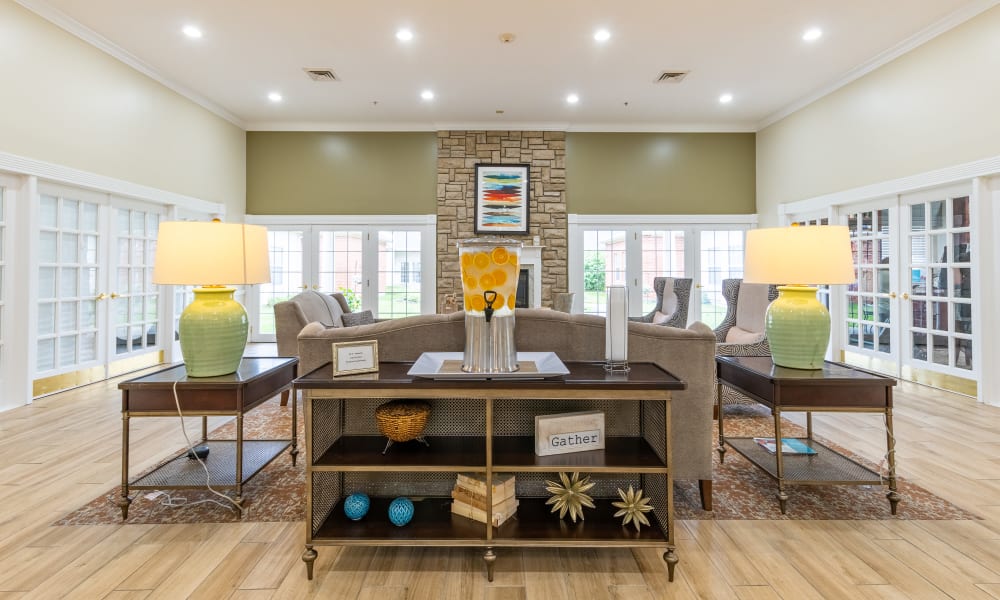 Azpira-Place-Breton-Assisted-Living-Kenwood-Michigan-Lobby