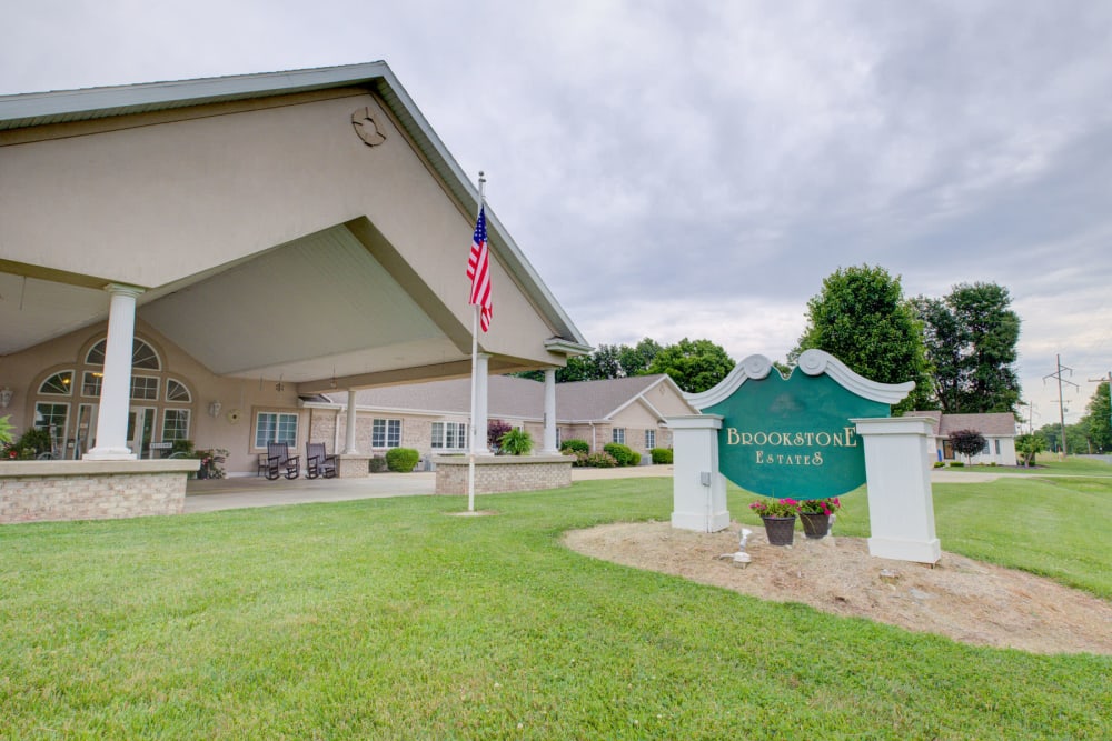 Sunny outside of upscale senior living facility at Brookstone Estates of Vandalia in Vandalia, Illinois