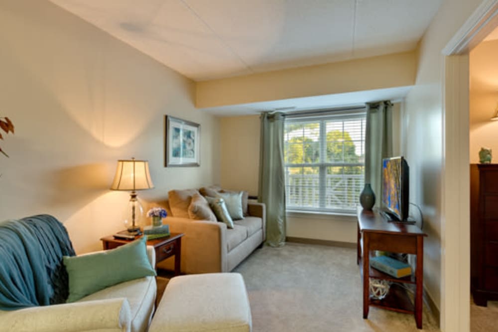 Living area at senior apartment home at Carriage Court of Kenwood in Cincinnati, Ohio