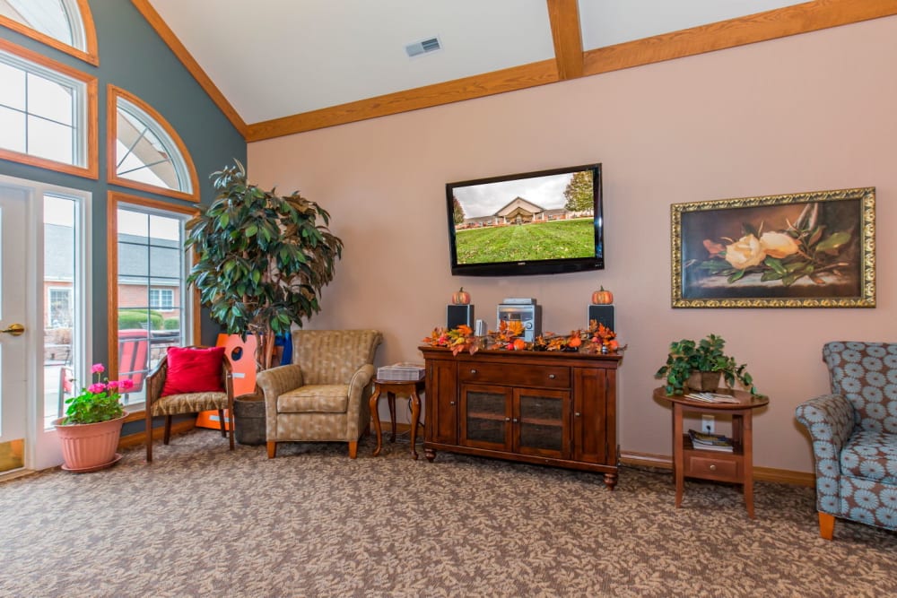 Brightly lit TV room at Brookstone Estates of Rantoul in Rantoul, Illinois